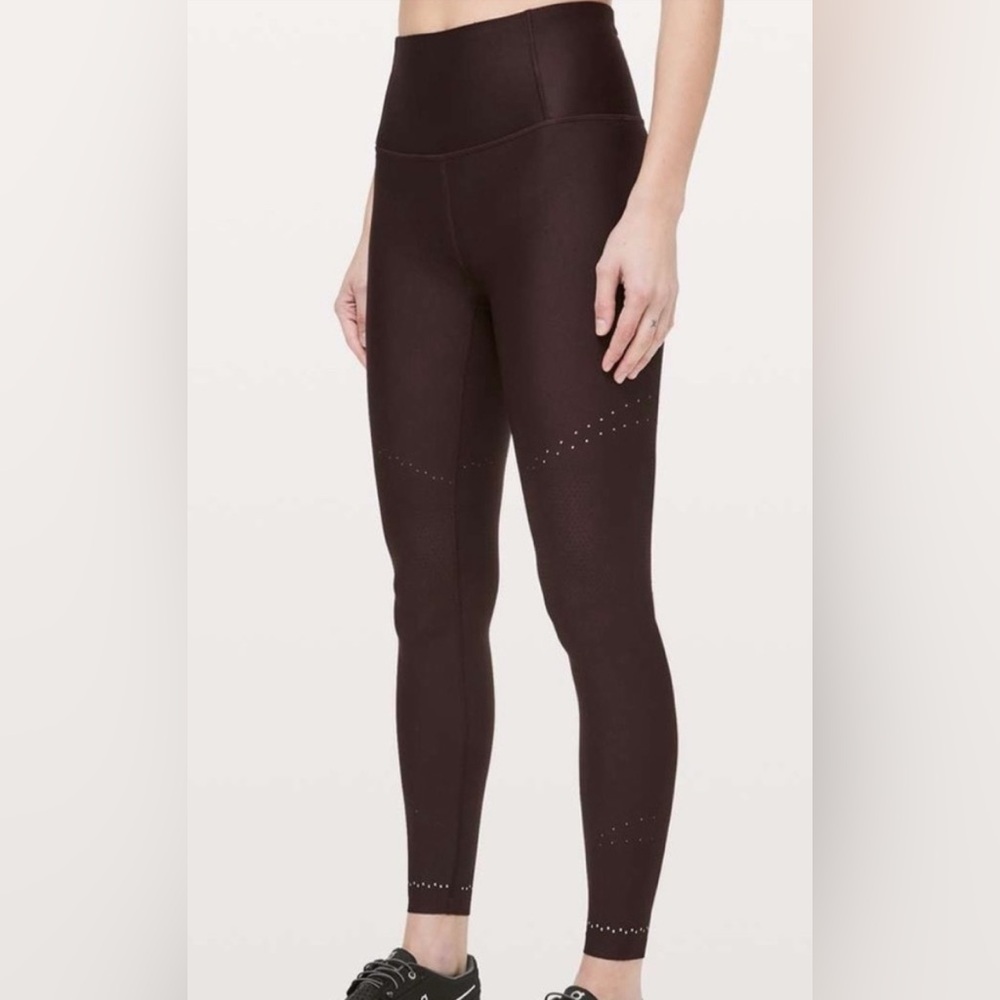 Lululemon In Focus Run Tight Size 10 Plum‎ Shadow PSHW Reflective Details